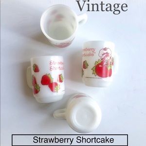 Vintage- Strawberry Shortcake vintage mugs(4)